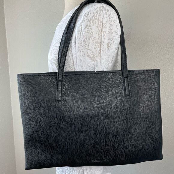 NWOT Vince Camuto Vegan Leather Shoulder Bag/Tote - Picture 1 of 7